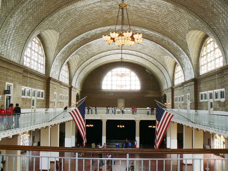 Ellis Island: Ellis Island  Hall Principal 2